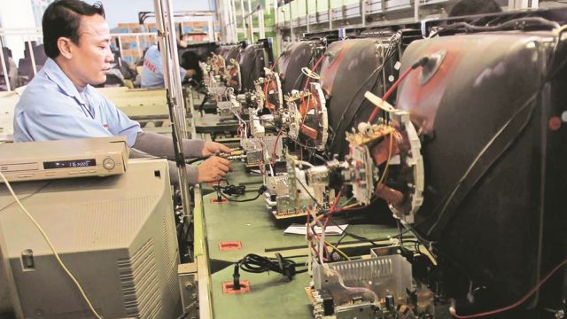 Electronics manufacturers in India remain cautiously optimistic following President Trump’s new tariffs, which impose a 27% duty on Indian electronics exports to the US.
