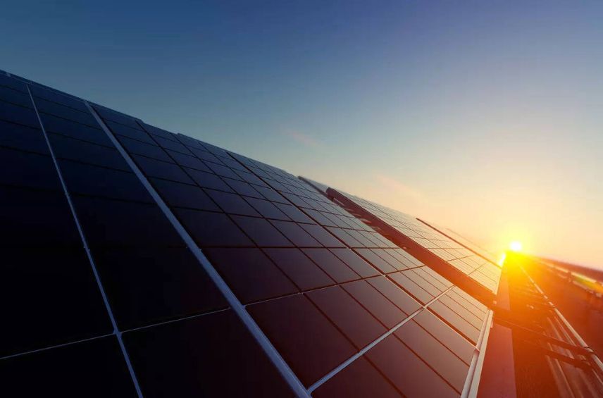 Emmvee has commissioned a new 2 GWp solar module manufacturing facility near Bengaluru International Airport, raising its total module capacity to 6.6 GWp and solar cell capacity to 2.5 GWp.