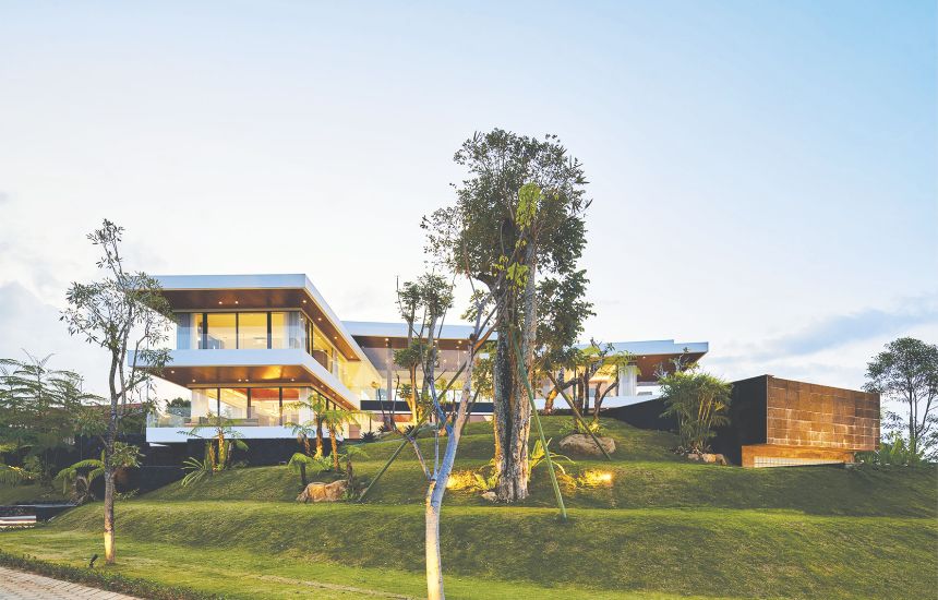 Welcoming Gate to Guests – IV Villa, Trawas