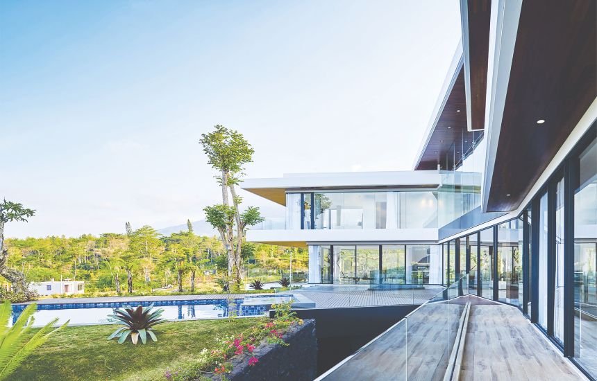 Welcoming Gate to Guests – IV Villa, Trawas