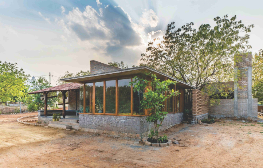 Earthy Farmhouse Design Weaved Around a Traditional Courtyard – Sustainable Living in Hyderabad