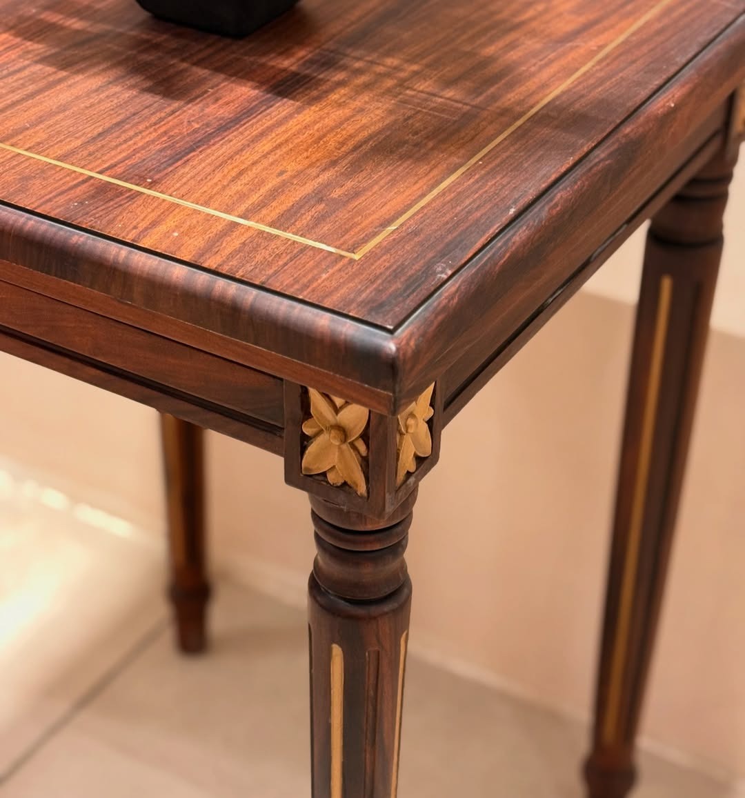 Solid Wood Brass-Inlay Dining Table – Handcrafted Luxury by Chiya / Woodpecker