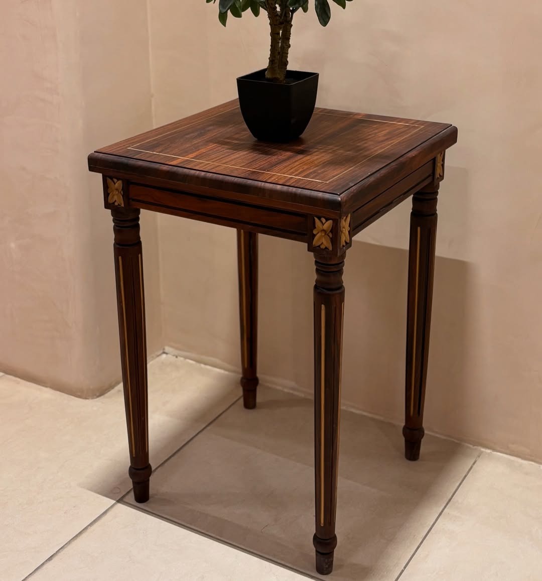 Solid Wood Brass-Inlay Dining Table – Handcrafted Luxury by Chiya / Woodpecker