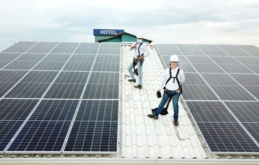 Commission says surplus solar injection burdens grid; advises battery storage for future management.