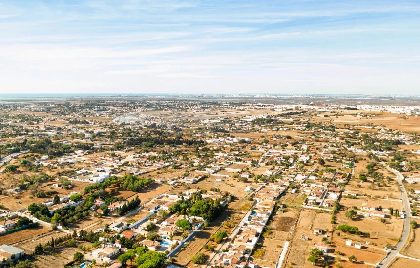 Lucky-draw-based scheme to boost housing demand in Yamuna City.