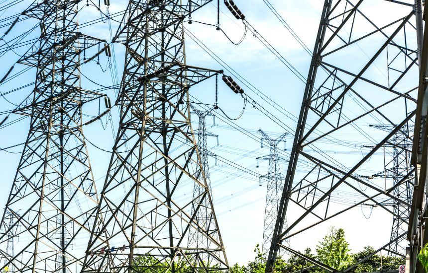 Move aims to remove conflicts of interest and streamline transmission capacity expansion.