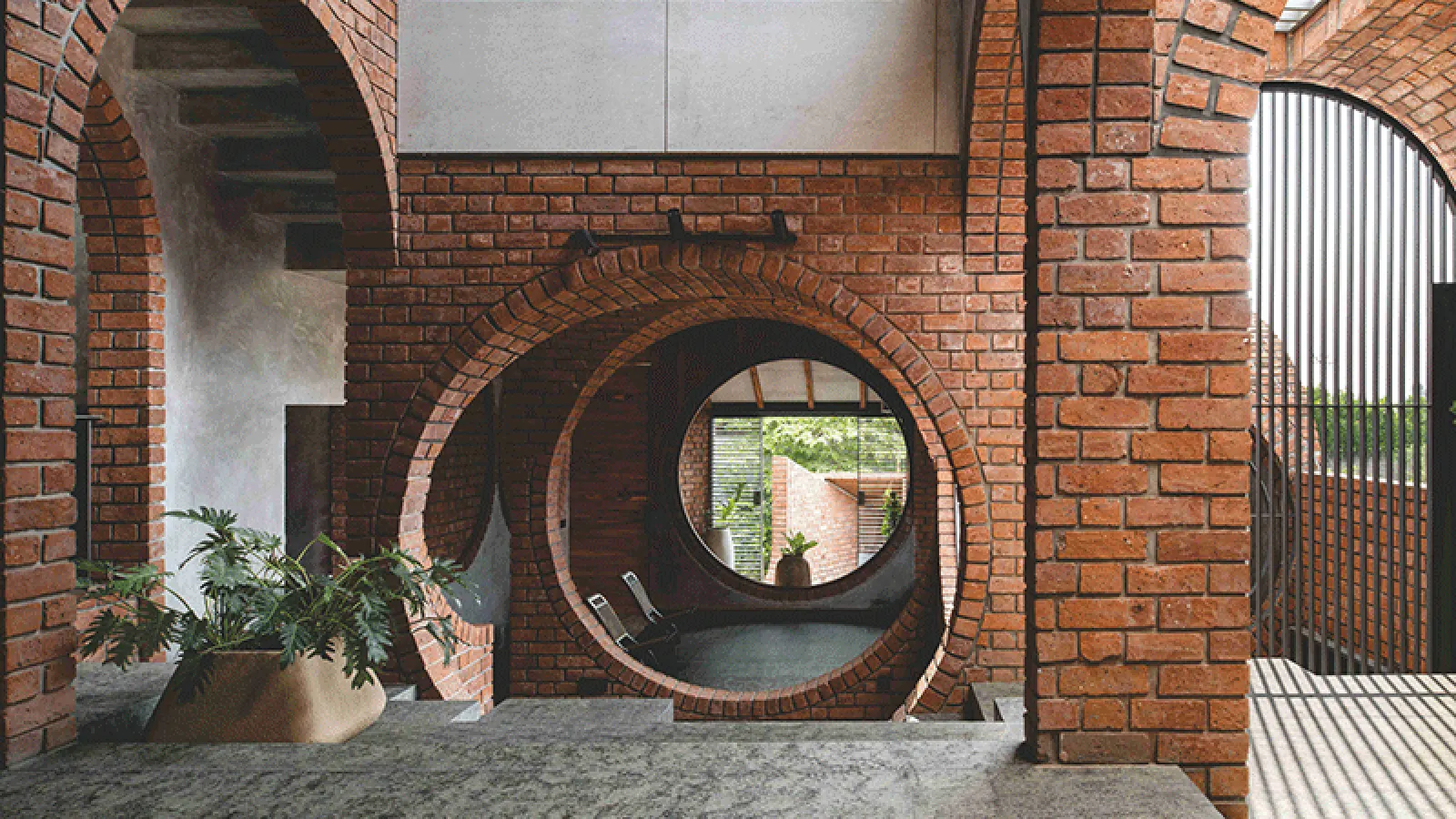 A Jugalbandi of Brick and Concrete: Rangmanch House in Solapur