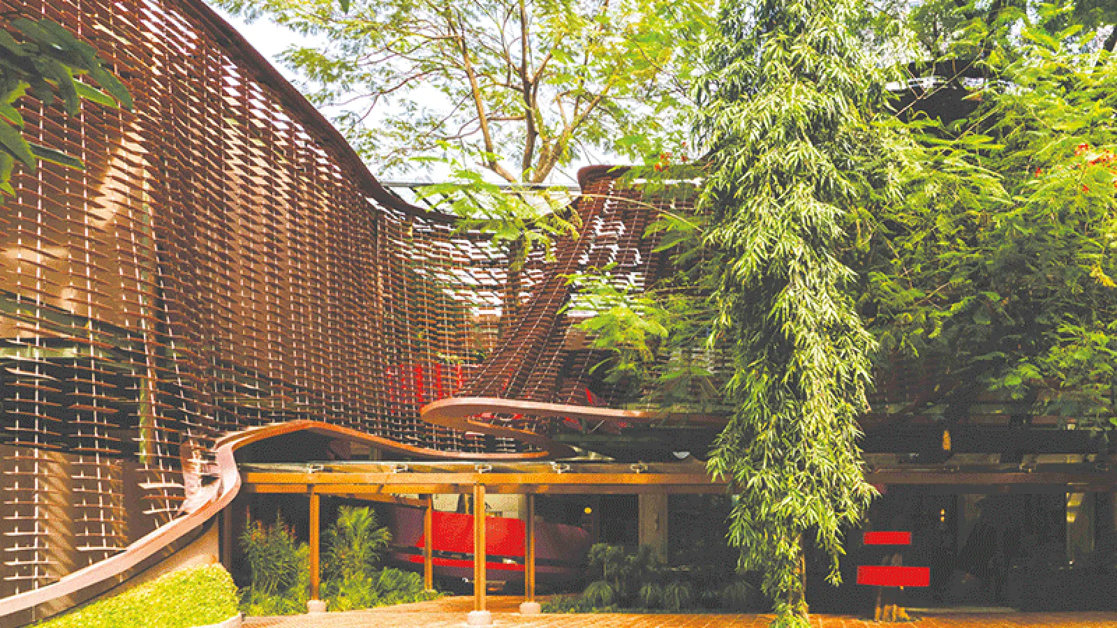 Transforming Recycled Plastic into Climate-Responsive Architecture: Lattice Creative Garden