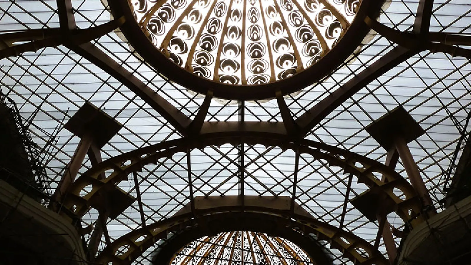 The Roofs We Raise: Craft, Climate and Culture in Architecture