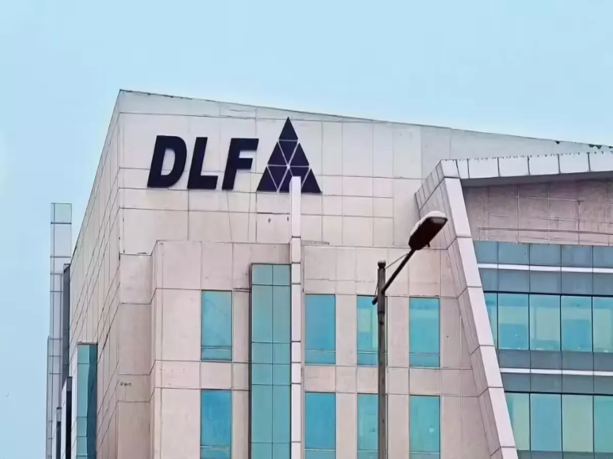 Institutional confidence returns as DLF strengthens its balance sheet despite stock underperformance.
