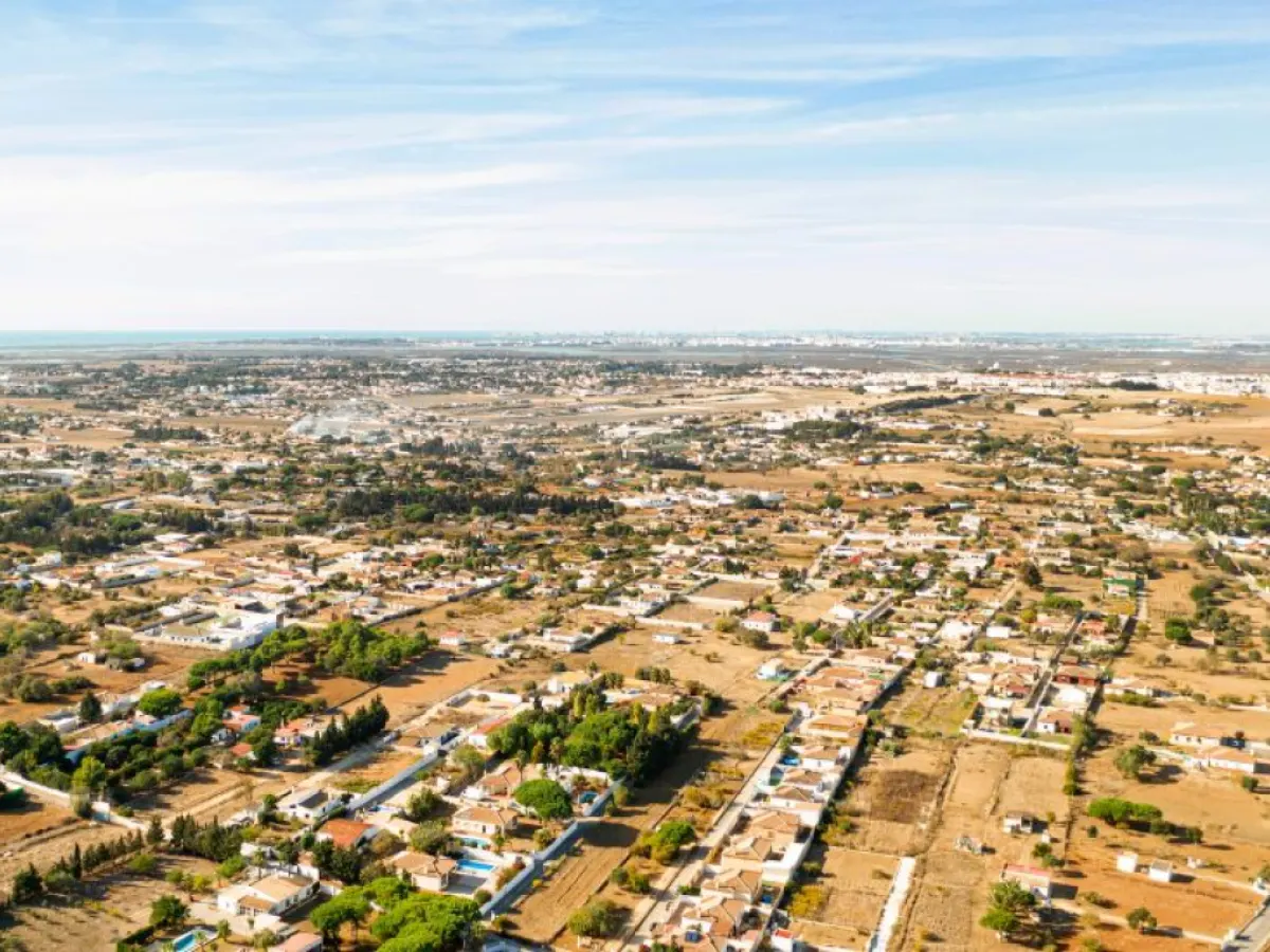 Airport-led growth fuels a new wave of urban expansion along the Yamuna Expressway.