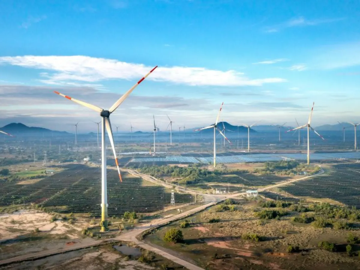 Kalavad facility to cut 3.61 lakh tonnes of CO₂ emissions annually.
