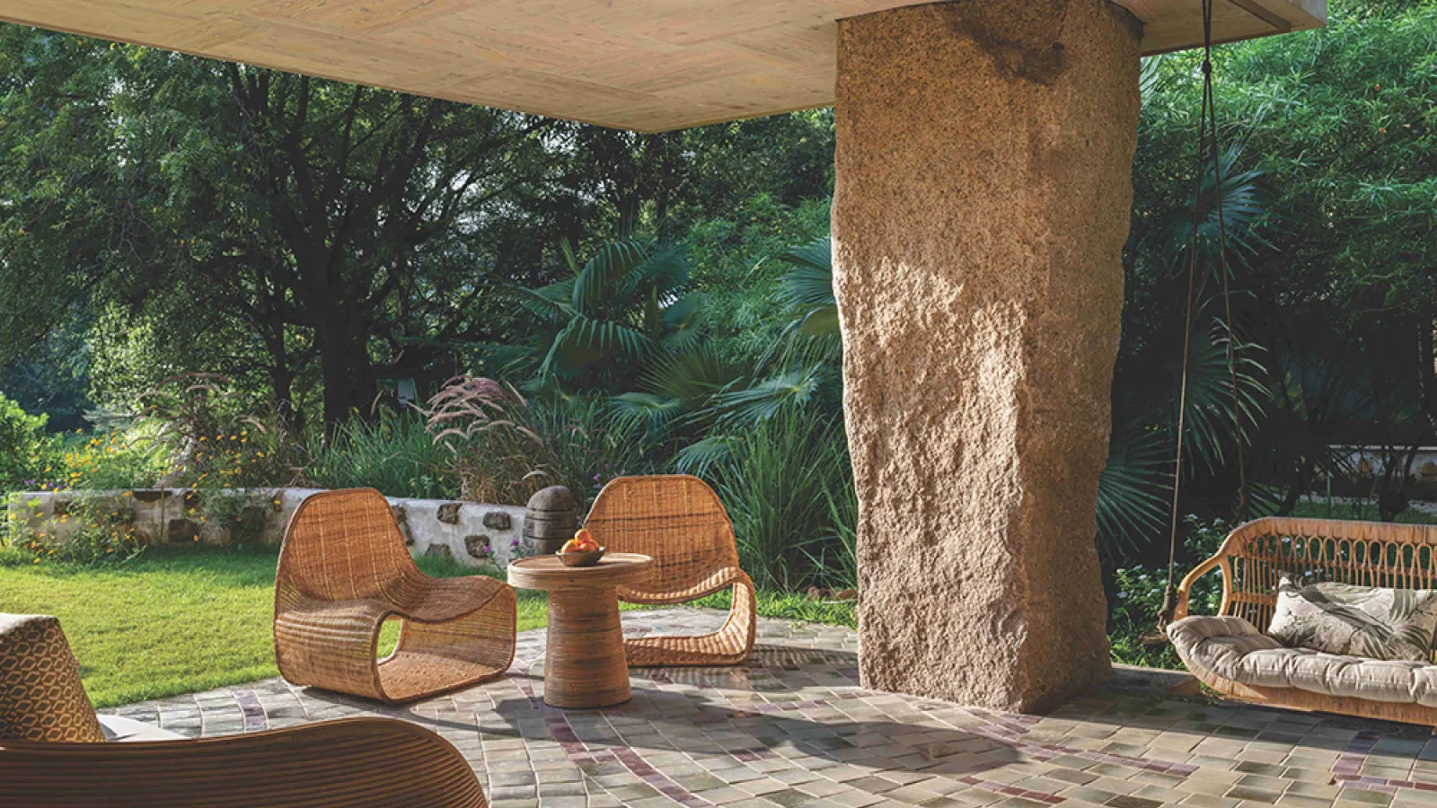 The Urban Whisper – A Serene Sky Residence in Mumbai by ANS Design House