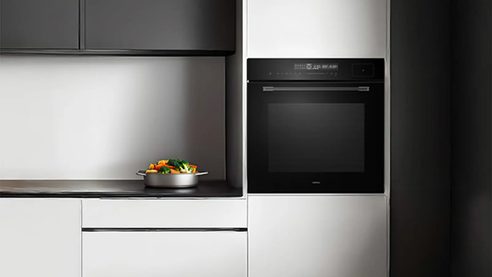 Häfele Midora Steam Oven Enhances Kitchen Safety with Telescopic Shelf Supports