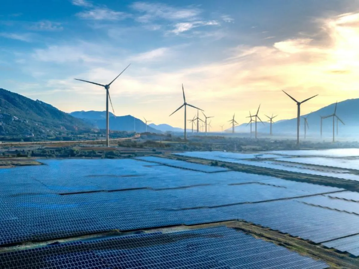 Five-year, 5 GW partnerships aim to bring high-efficiency perovskite-TOPCon hybrid solar technology to India by 2028.