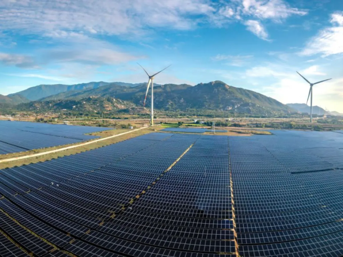 First wind collaboration between Suzlon and Waaree strengthens India’s renewable energy expansion.