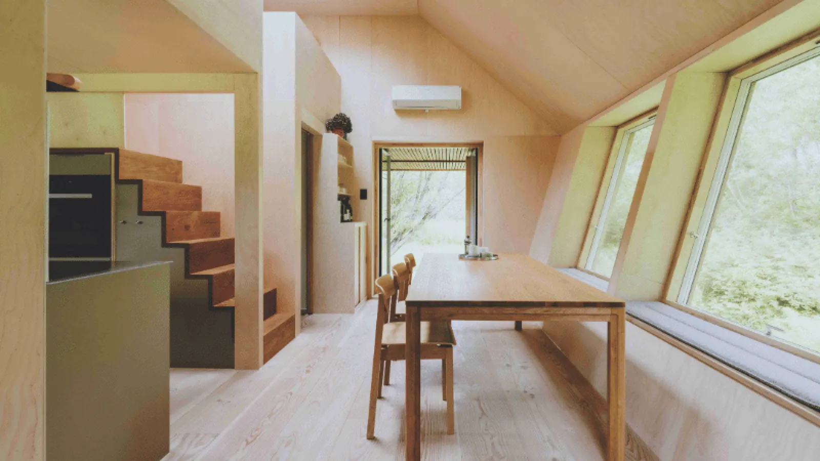 SAGA Space Architects Reveals EcoNeo: A Low-Carbon Summer House