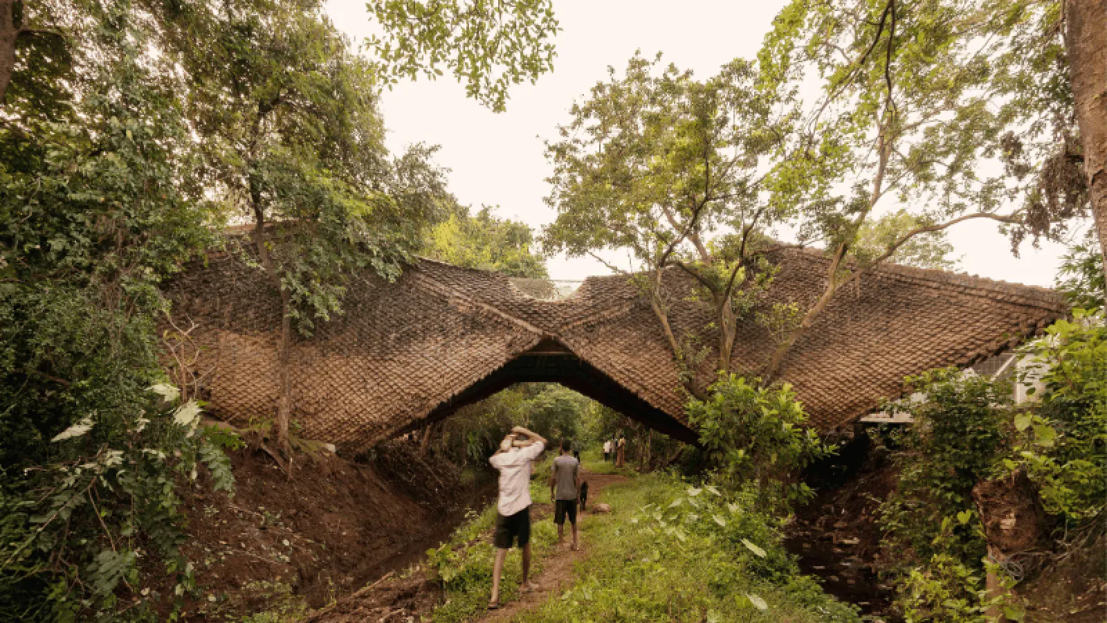 Bridge House: Innovation Born from Adversity in Karjat, Maharashtra