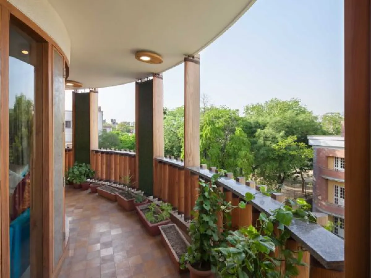 Outré House in New Delhi Reimagines Urban Living Through Craft, Curves and Nature