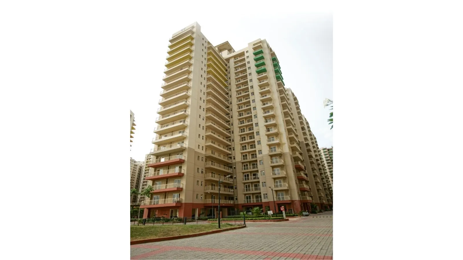 Palm Olympia in Noida Extension Combines High-Density Housing with Expansive Green Spaces
