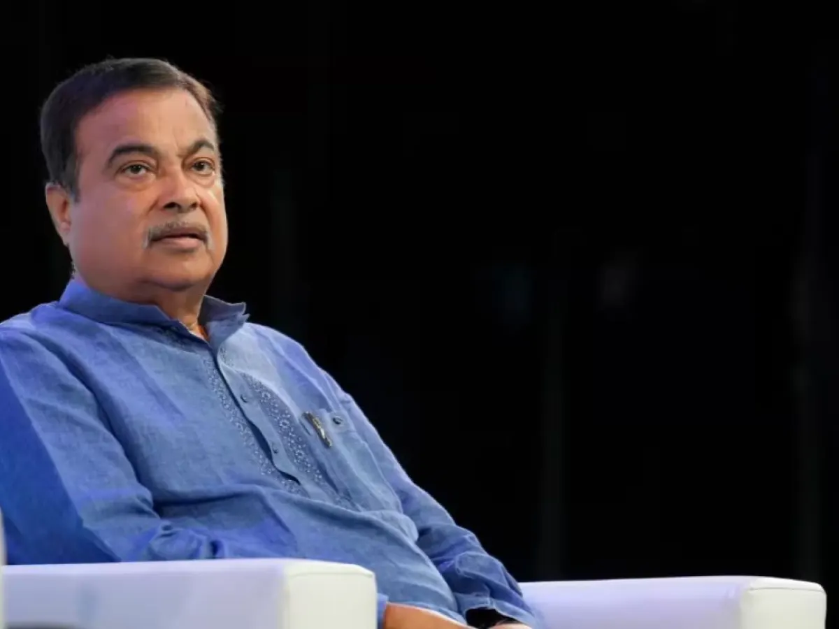 Gadkari Urges Sugar Mills to Diversify into CBG, Ethanol and Sustainable Fuels.